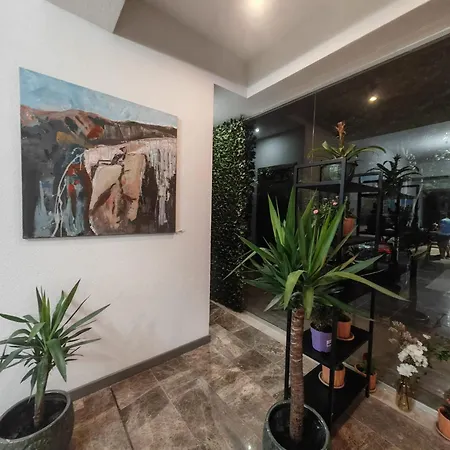 White Boutique Hotel-