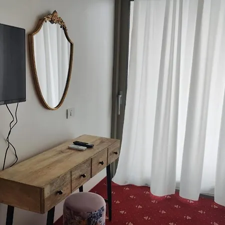 White Boutique Hotel- Szálloda Észak-Eforie