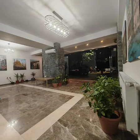 White Boutique Hotel- 酒店 *