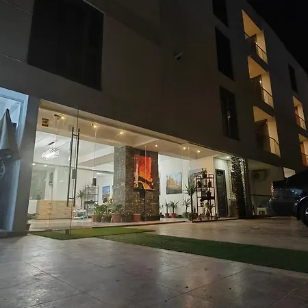 Hotel White Boutique Hotel- *