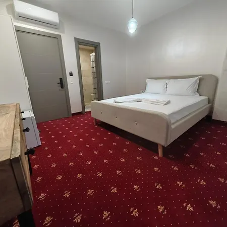 White Boutique Hotel- *