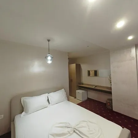 White Boutique Hotel-