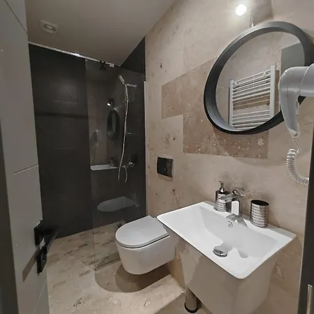 Szálloda White Boutique Hotel- *