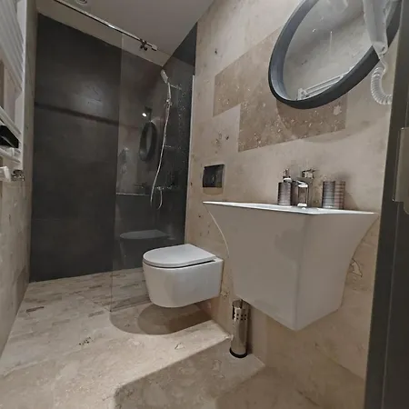 White Boutique Hotel- Szálloda Észak-Eforie