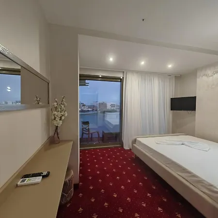 Szálloda White Boutique Hotel- *