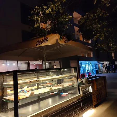 White Boutique Hotel- Szálloda Észak-Eforie