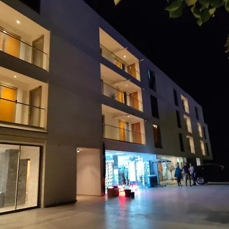 White Boutique Hotel- 酒店
