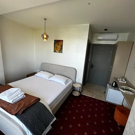 White Boutique Hotel-