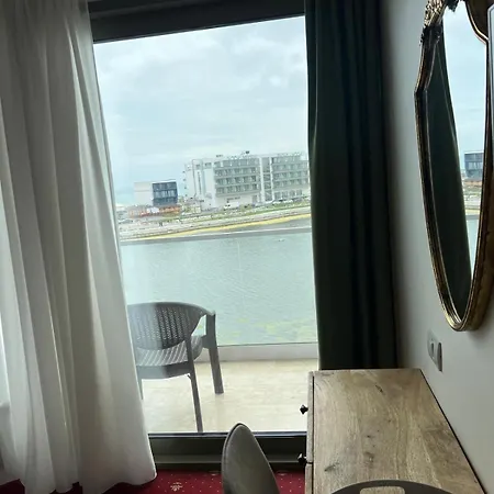 White Boutique Hotel-