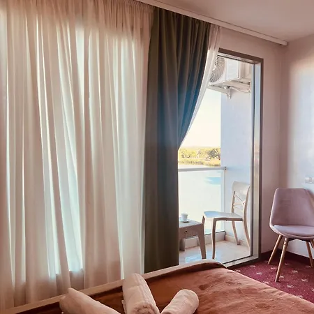 White Boutique Hotel- فندق