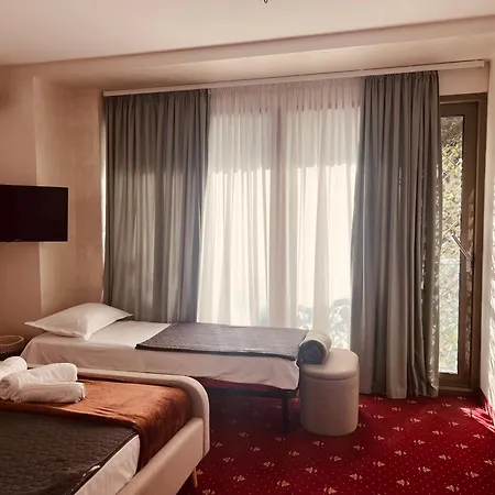 White Boutique Hotel- 酒店 *
