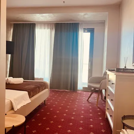 White Boutique Hotel- فندق