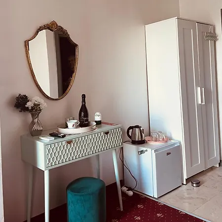 White Boutique Hotel- 酒店