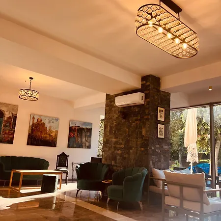 White Boutique Hotel- 酒店