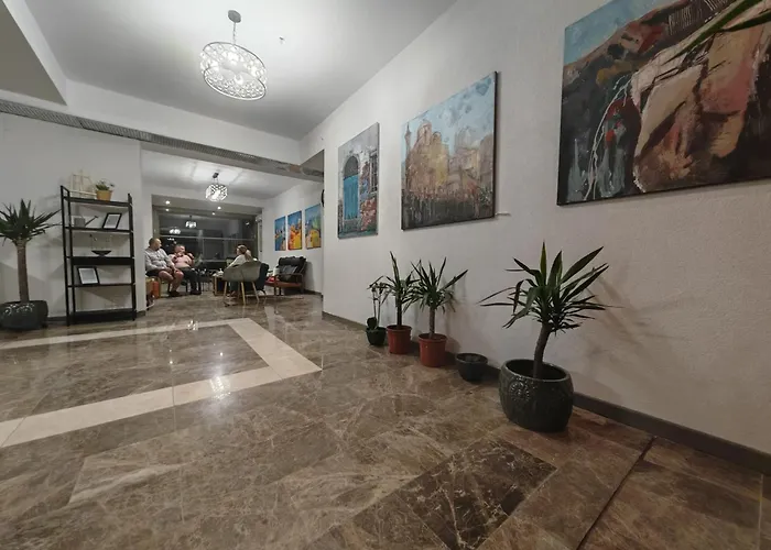 Hotel White Boutique Hotel- *