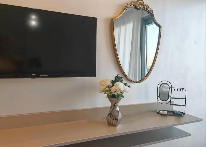 White Boutique Hotel- Hotel