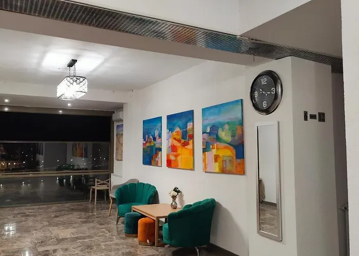 Hotel White Boutique Hotel- *