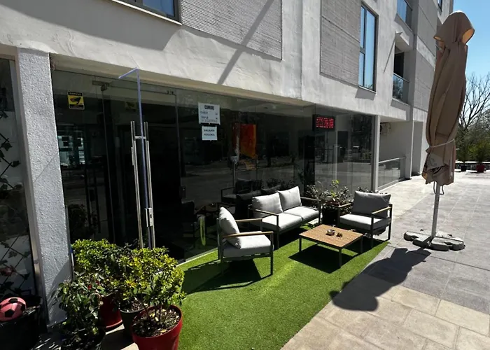 Hotel White Boutique Hotel- *