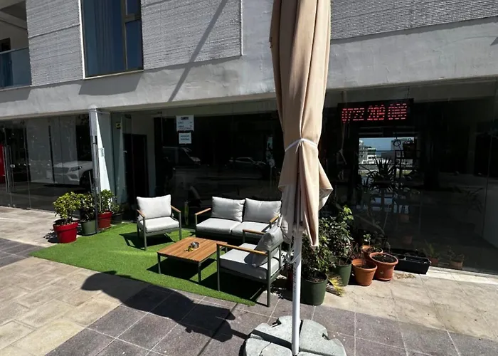 Hotel White Boutique Hotel- *